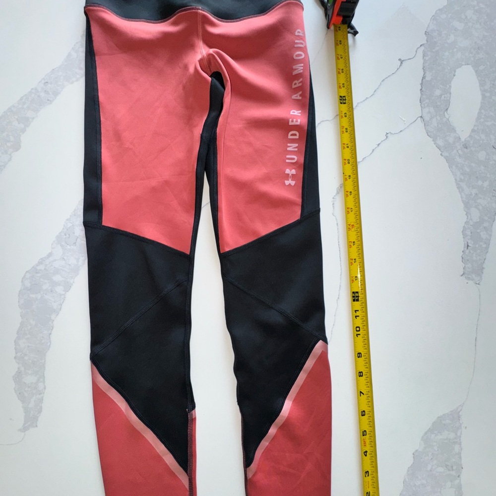 READY-SET-GO:Under Armour Black Compression Leggings.Get moving and look cool!😎